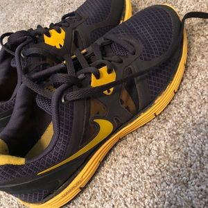 Live strong Nike Lunarlon shoes